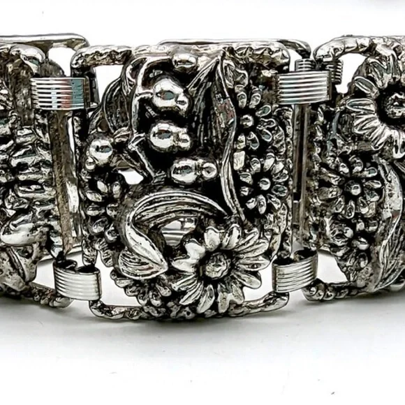 Vintage Sarah Coventry Antique Floral Silver Tone Bracelet, Signed - Picture 8 of 12